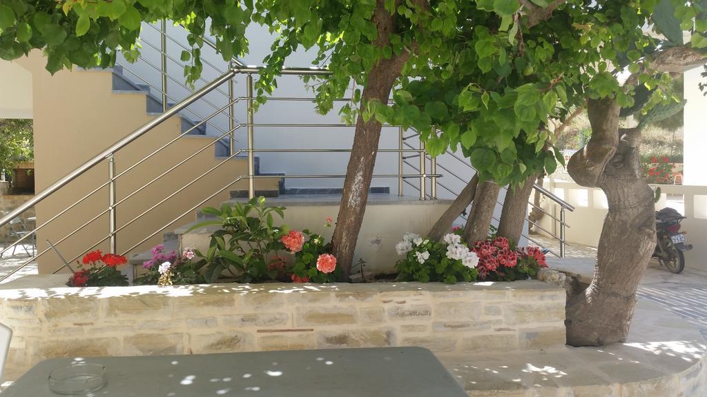 מטלה Antonios Hotel Apartments מראה חיצוני תמונה