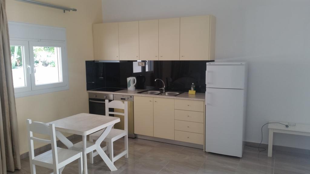 מטלה Antonios Hotel Apartments חדר תמונה